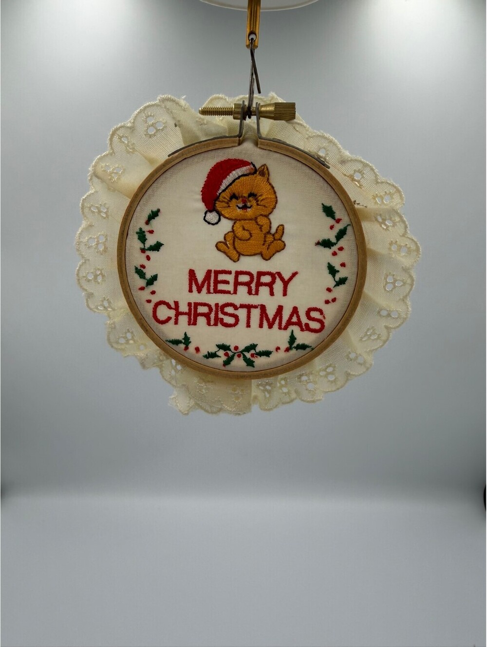 VTG 1970s Russ Berrie Merry Christmas Santa Cat Embroidery Lace Wall Hanging